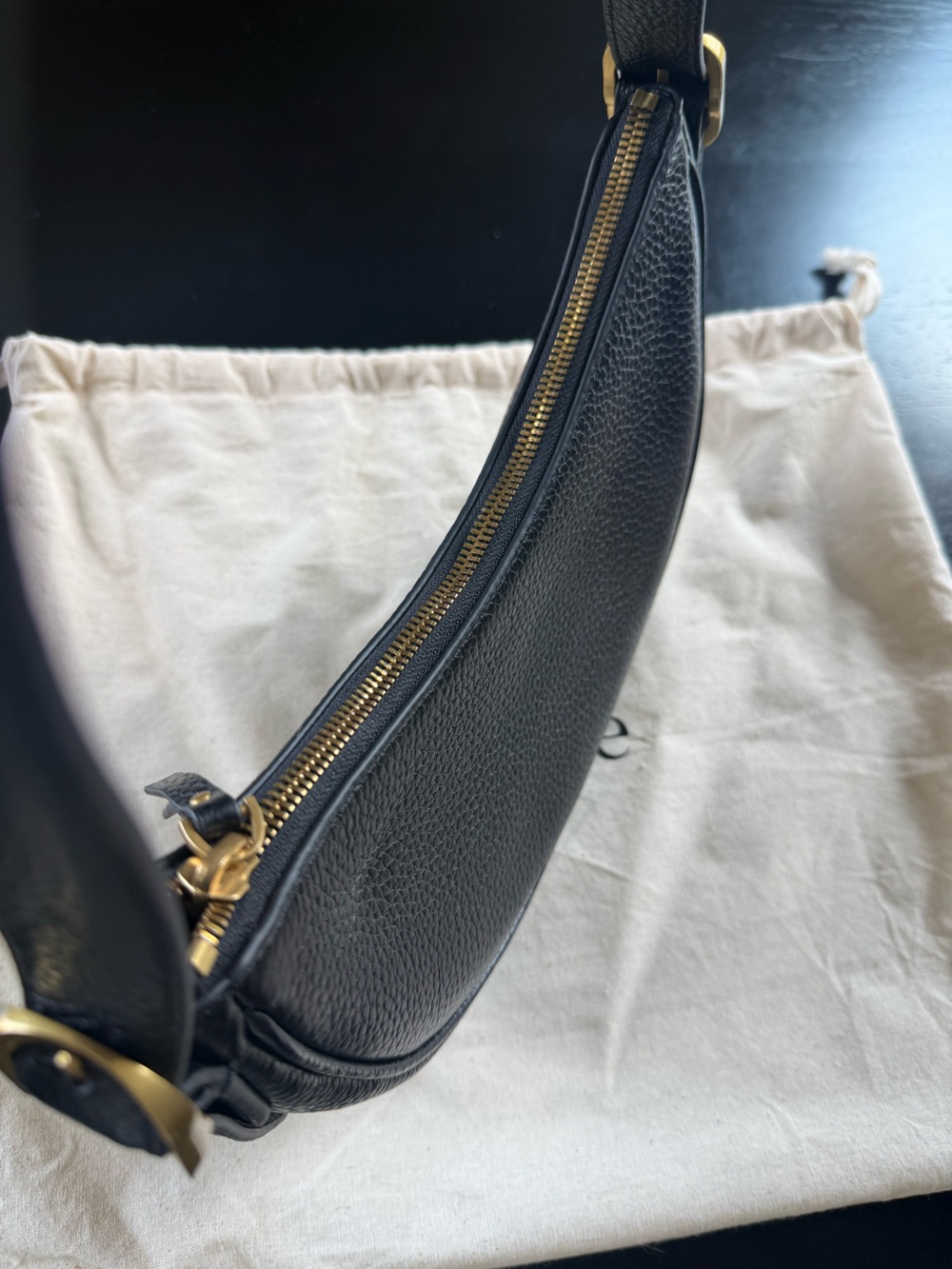Quince Black Crescent Leather Shoulder Bag - Picture 2 of 9